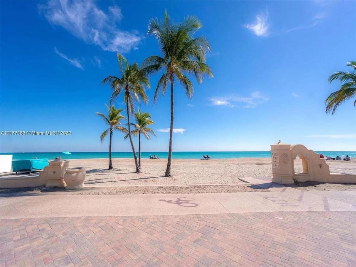 Free Parking, Bay View, Pool, Step To Beach Hollywood Bagian luar foto