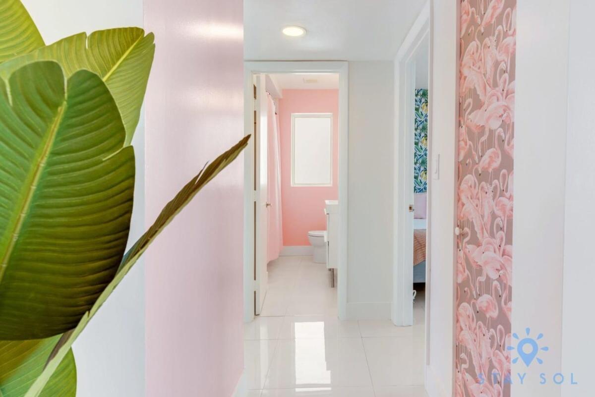 Free Parking, Bay View, Pool, Step To Beach Hollywood Bagian luar foto