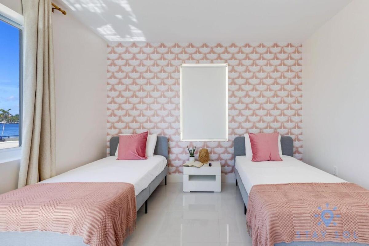 Free Parking, Bay View, Pool, Step To Beach Hollywood Bagian luar foto