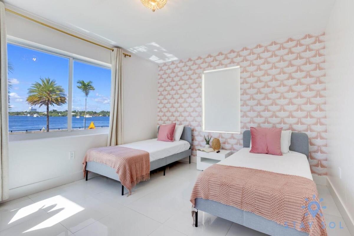 Free Parking, Bay View, Pool, Step To Beach Hollywood Bagian luar foto