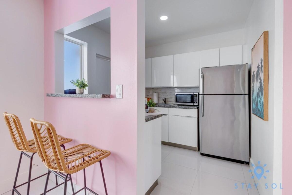 Free Parking, Bay View, Pool, Step To Beach Hollywood Bagian luar foto