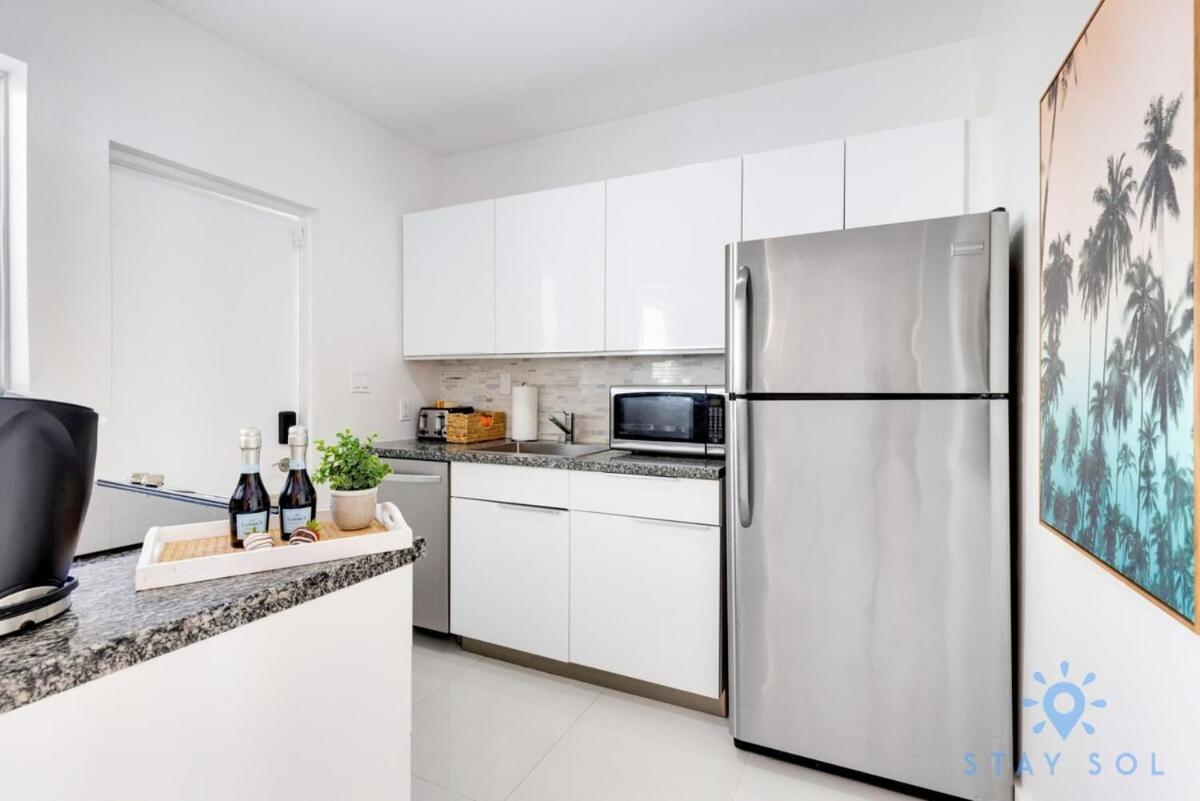 Free Parking, Bay View, Pool, Step To Beach Hollywood Bagian luar foto